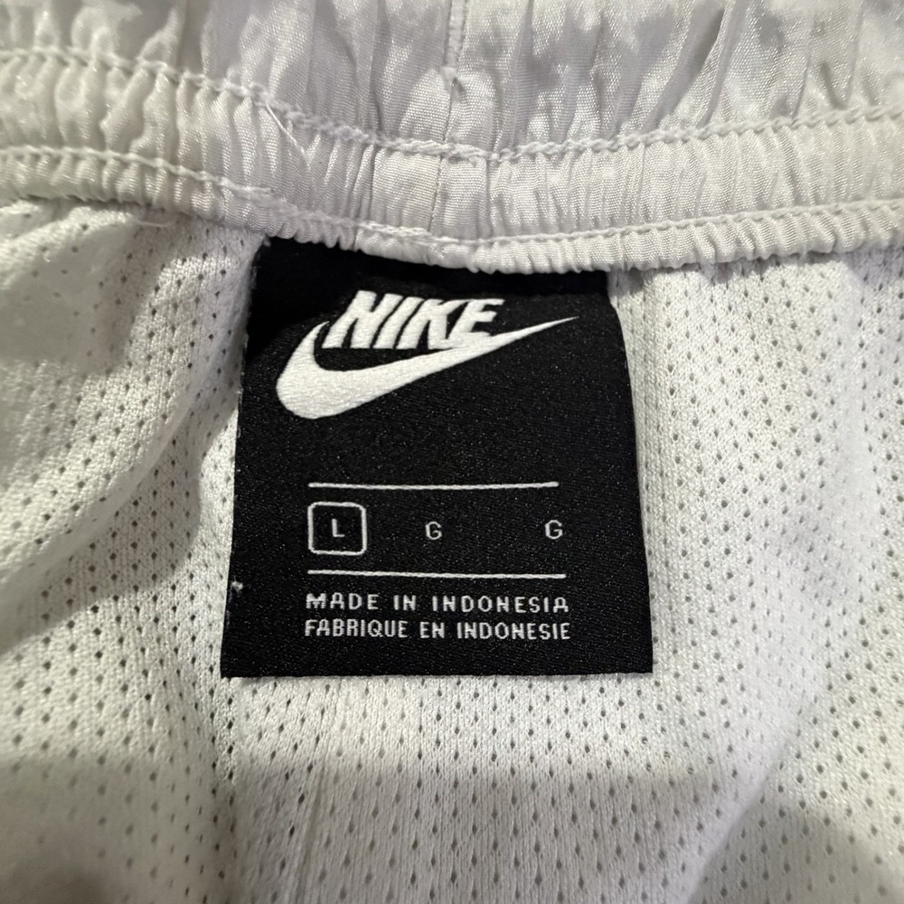 Nike Men's Sportswear Swoosh Woven Shorts CJ4904-100 Men's Size L - Picture 3 of 10